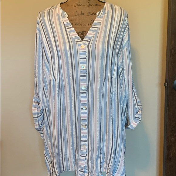 CZ Collection Tops - Chic plus top-New!